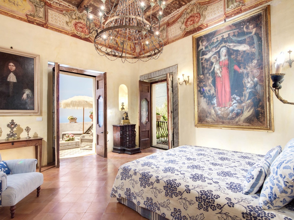 Blue double bedroom in Villa San Comagio, Amalfi Coast