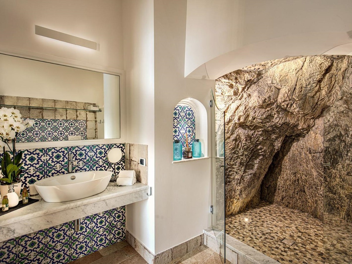 Bathroom at Villa Tuffariello in Amalfi