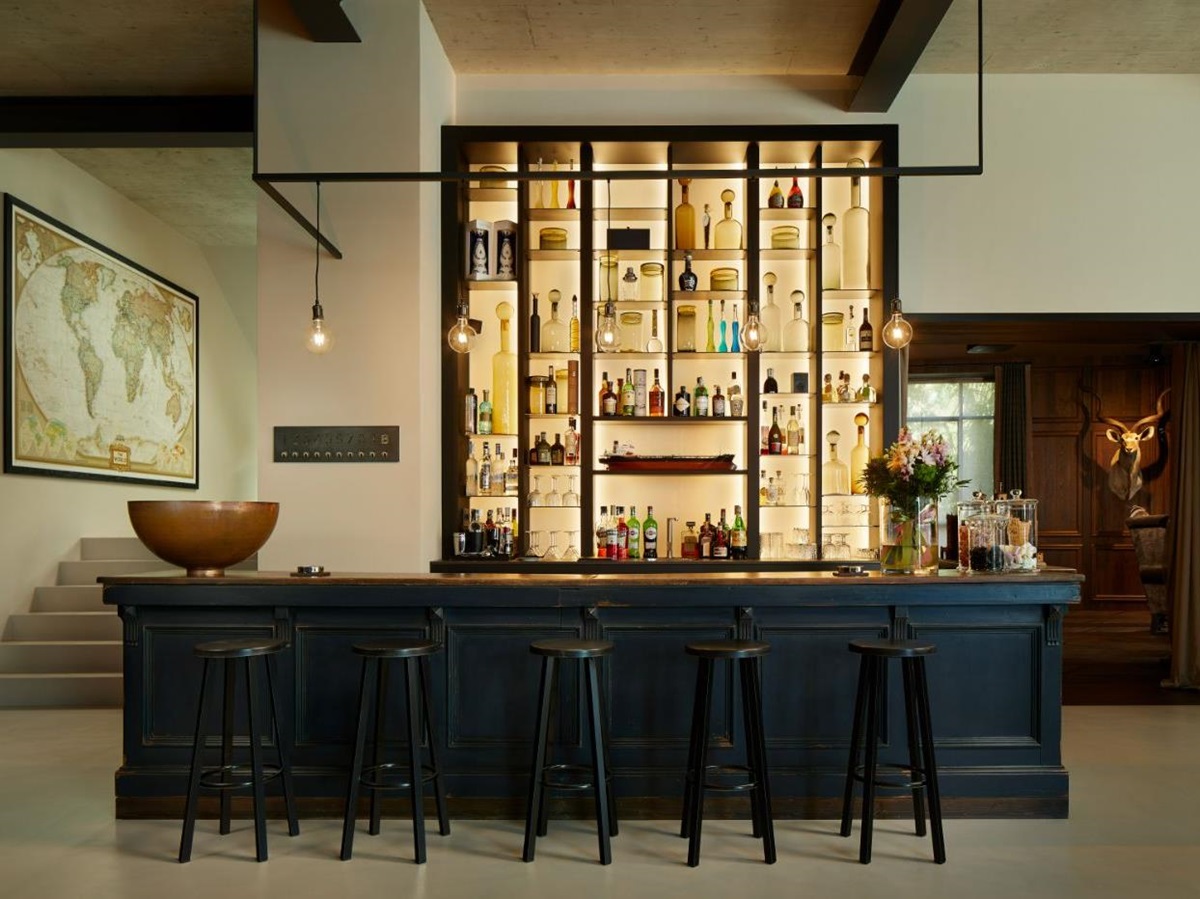 An alternate angle of the bar at the Breakwater.