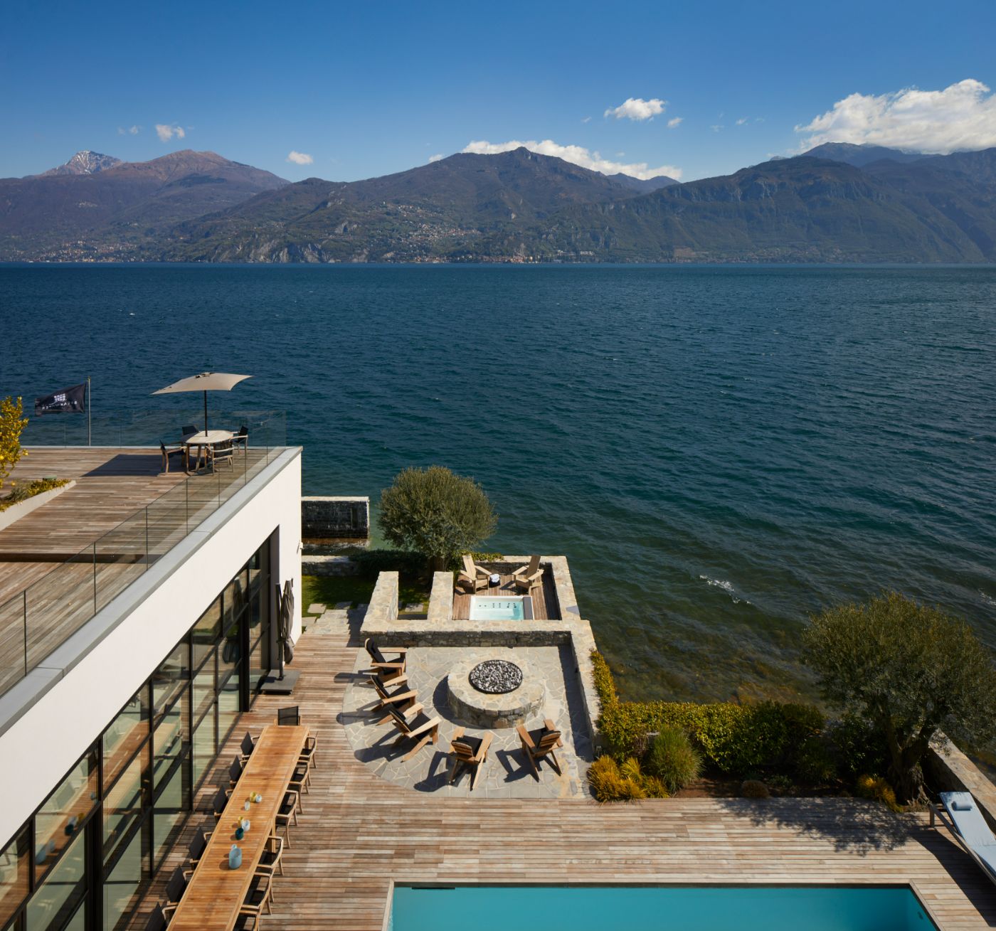 A beautiful view of Lake Como from the Breakwater.