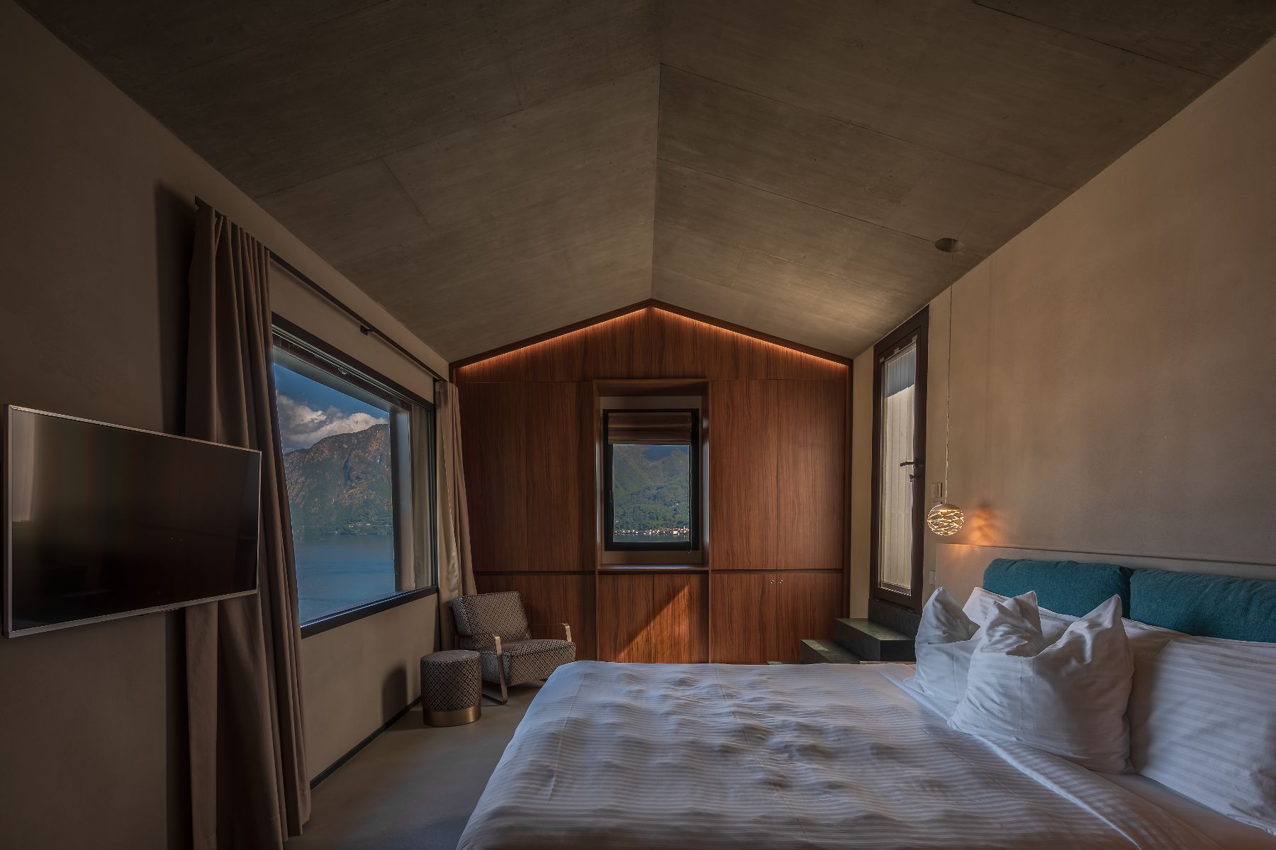 Upper floor double bedroom with lake view at Villa Ardesia in Lake Como