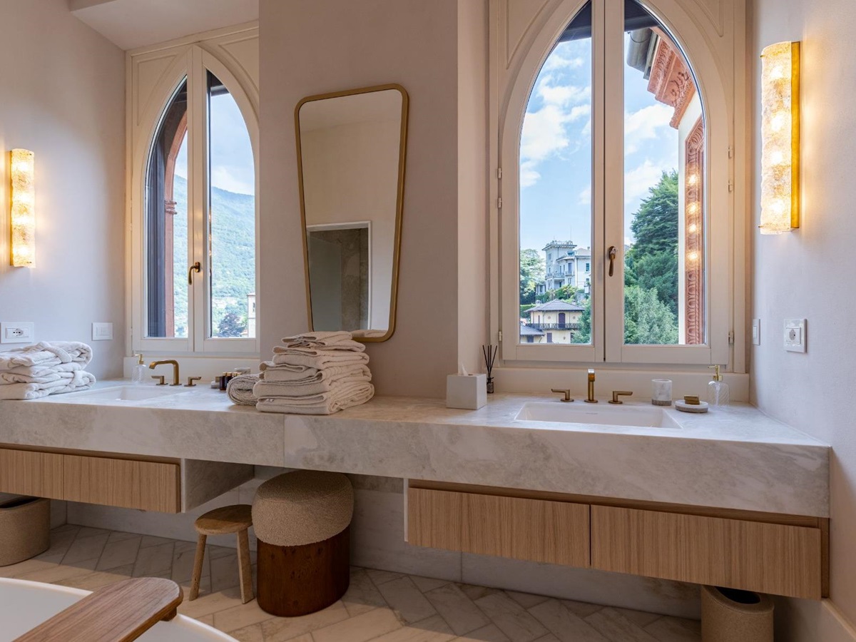 Bathroom at Villa Giada, Lake Como