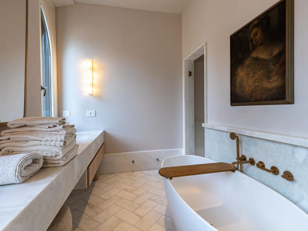 Bathroom at Villa Giada, Lake Como