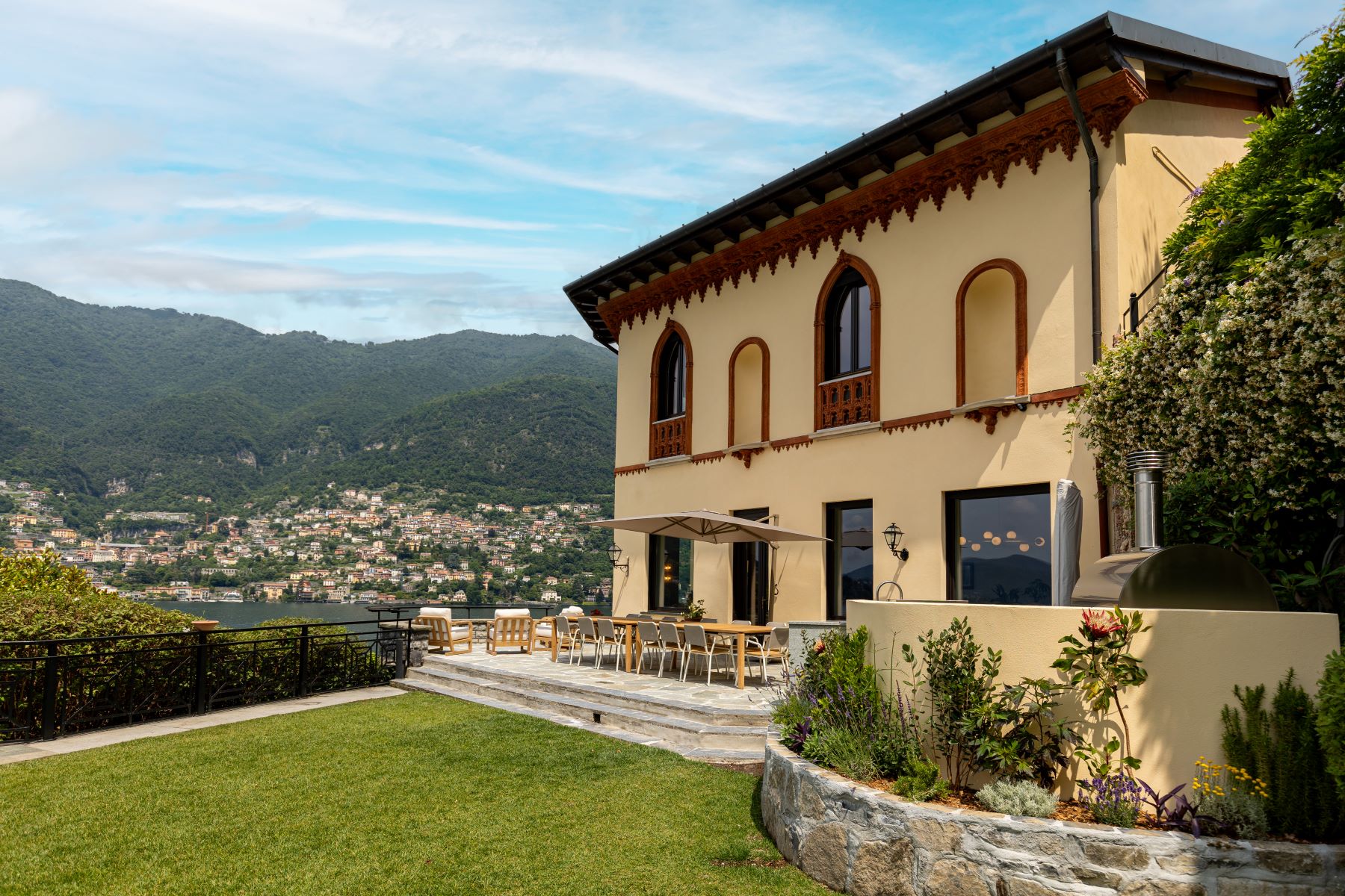Exterior view of Villa Giada on Lake Como