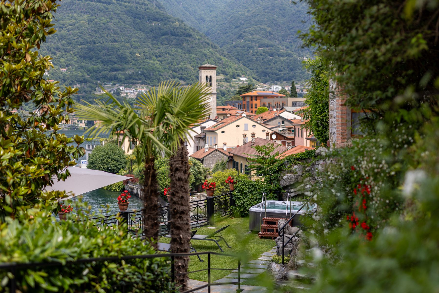 Jacuzzi at Villa Giada in Lake Como, Italy