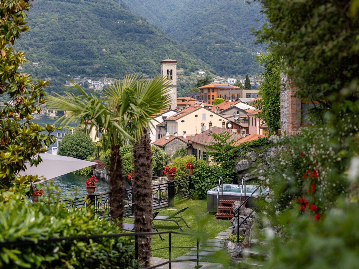 Jacuzzi at Villa Giada in Lake Como, Italy