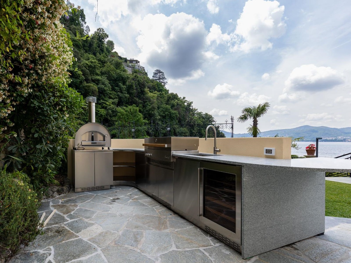 Outdoor kitchen at Villa Giada in Lake Como, Italy