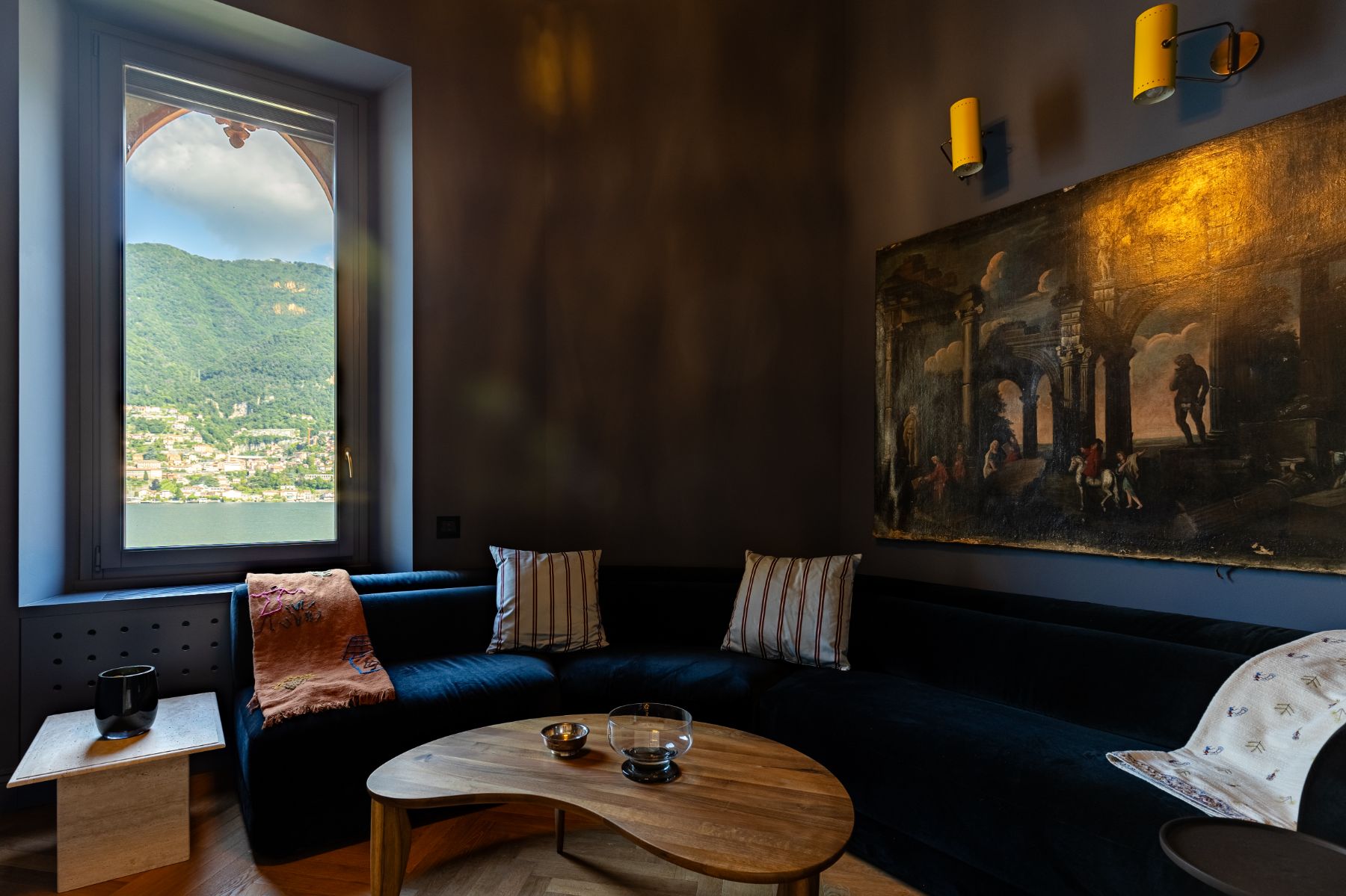 Sitting room at Villa Giada in Lake Como, Italy