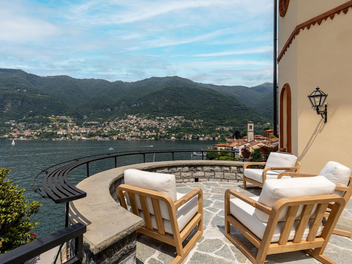 terraced alfresco living area at Villa Giada on Lake Como