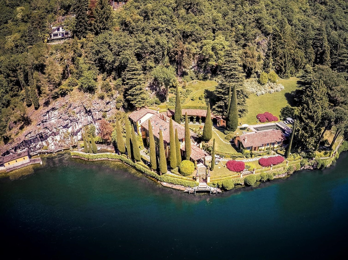 Aerial of Villa la Cassinella, Lake Como