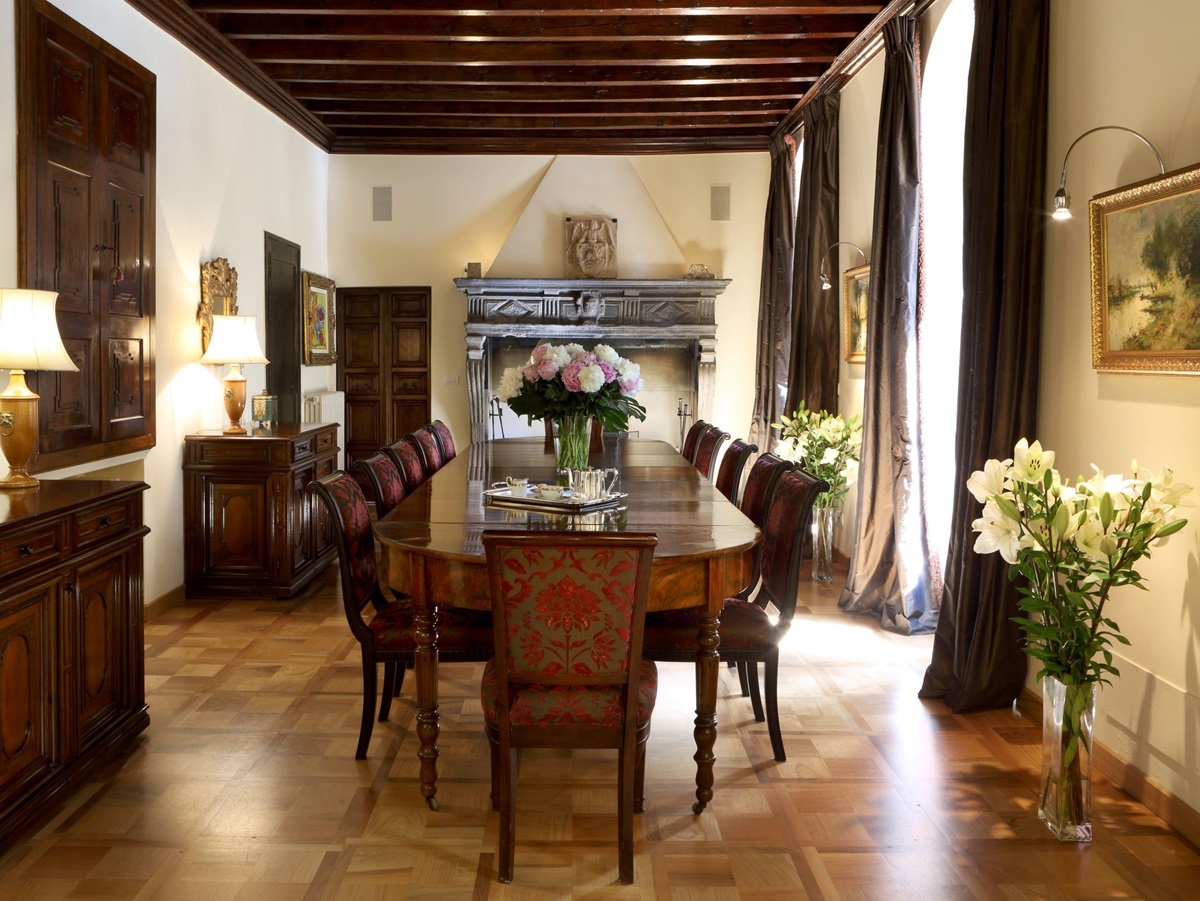 Diningroom of Villa la Cassinella, Lake Como