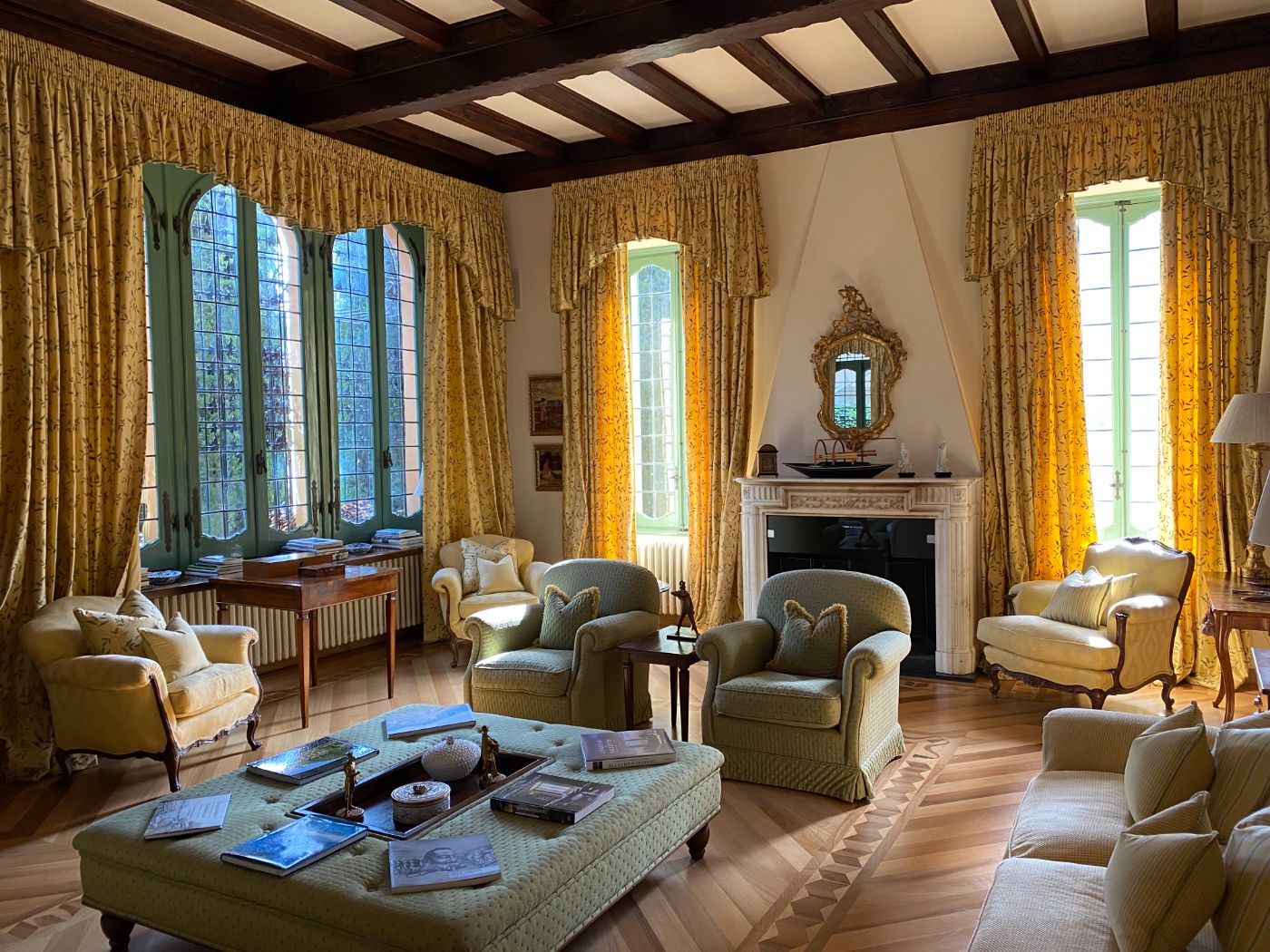 The lounge at Villa La Cassinella.