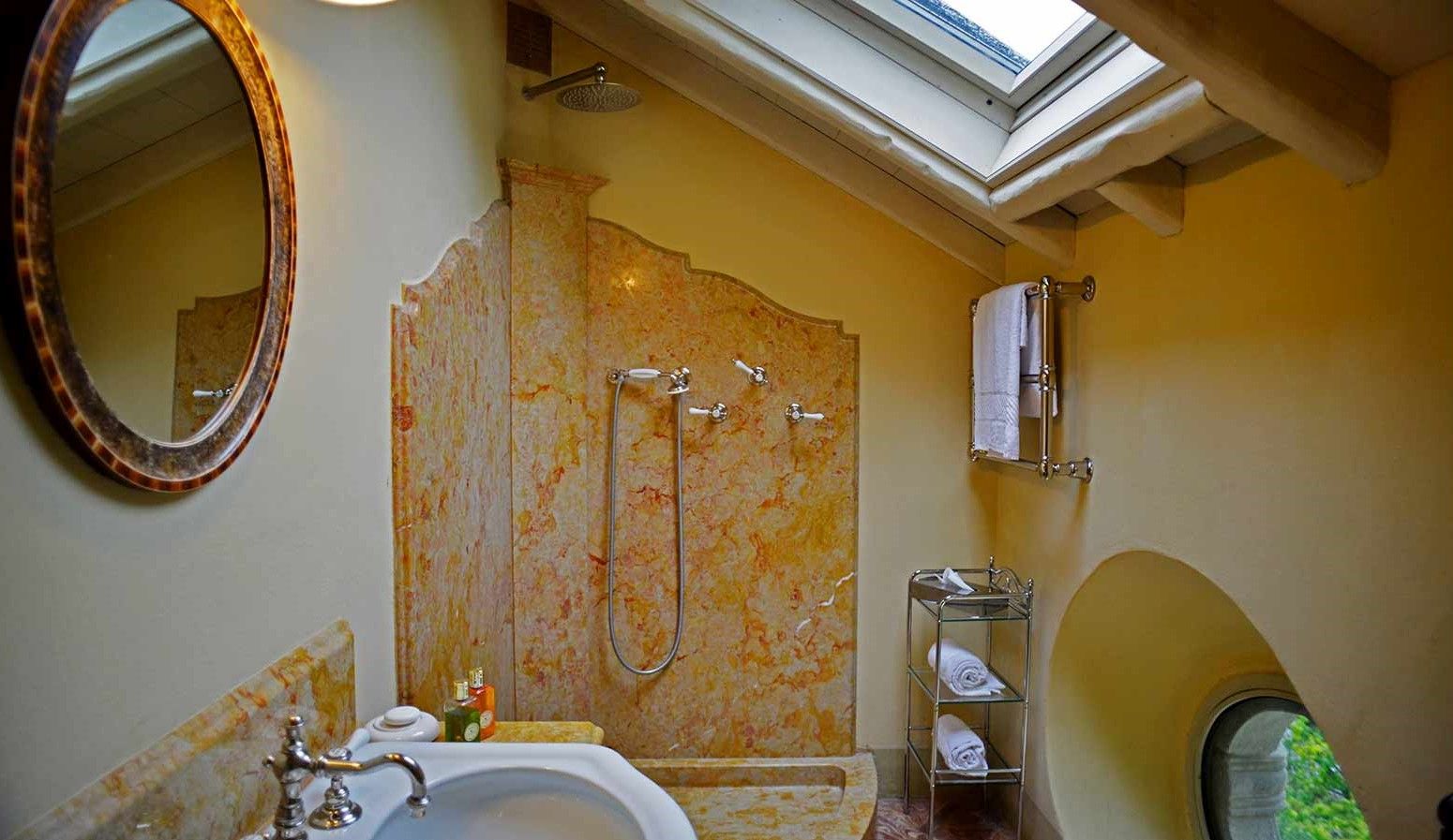 Bathroom with shower at Villa Maria Taglioni on the Italian Lakes