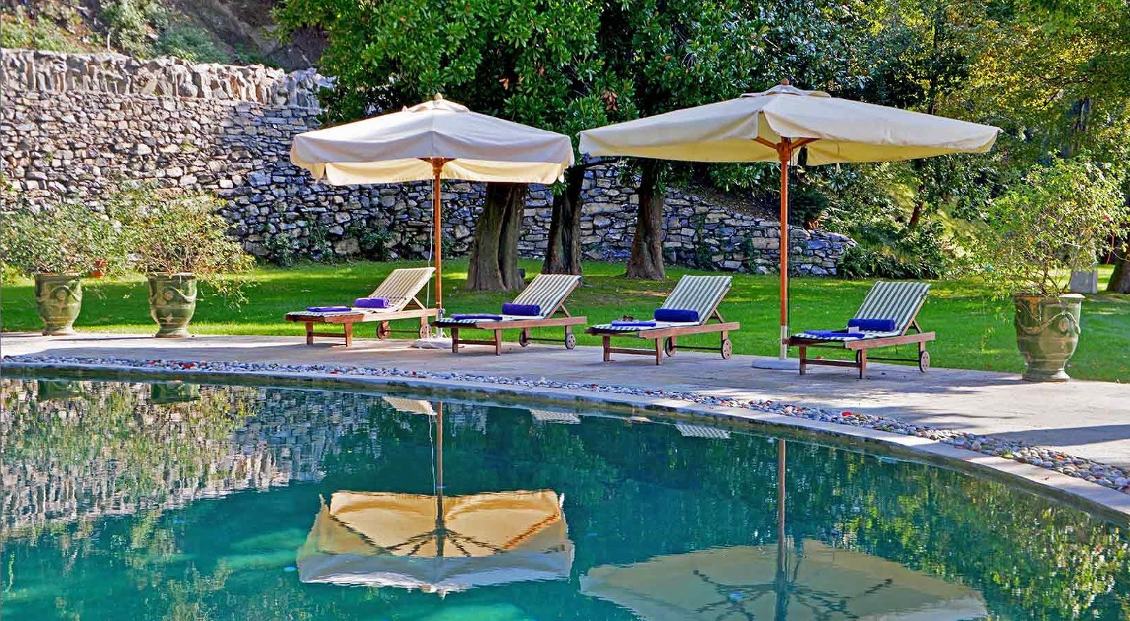 Swimming pool seating at Villa Maria Taglioni on the Italian Lakes