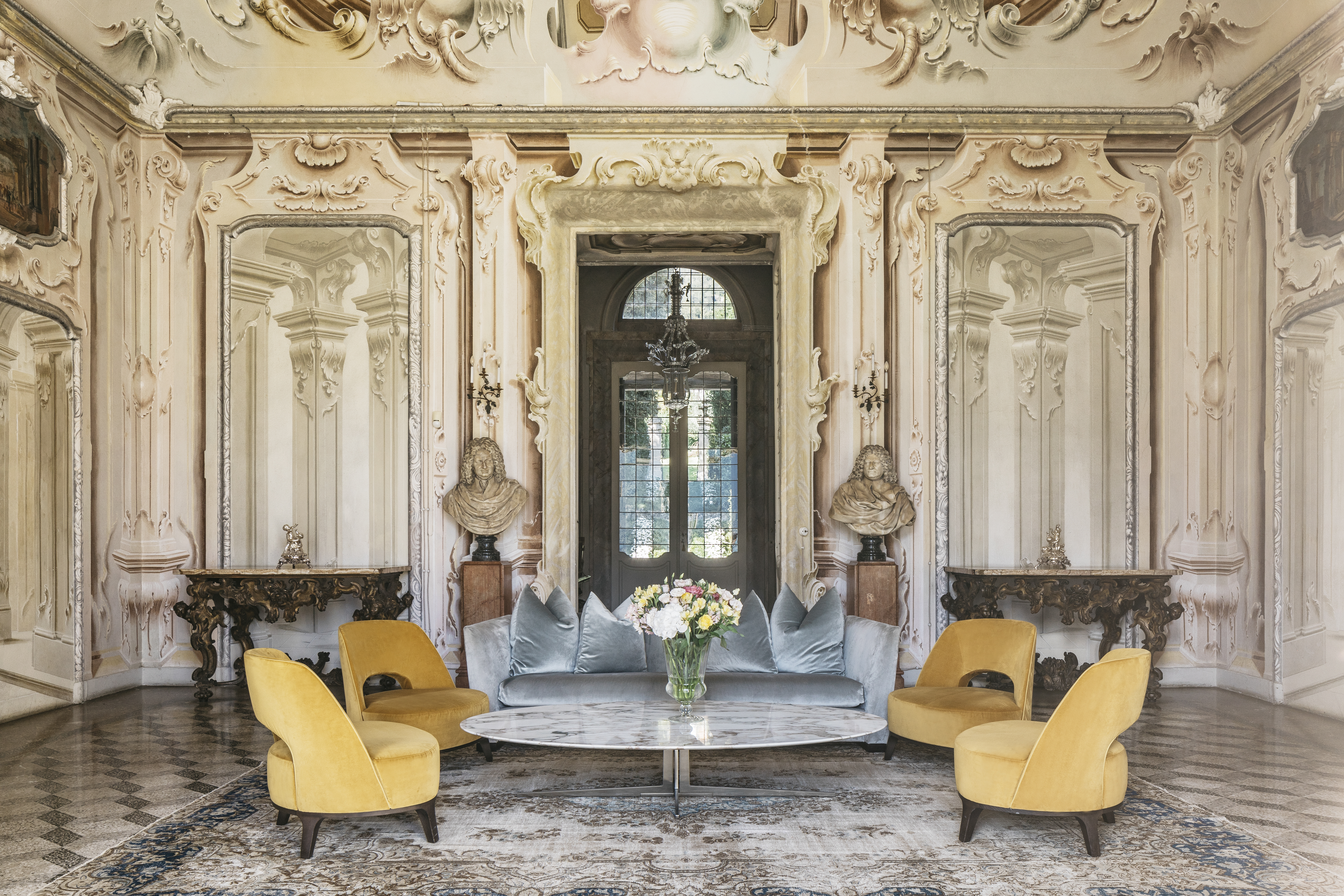 villa-sola-cabiati-lake-como-yellow -chairs