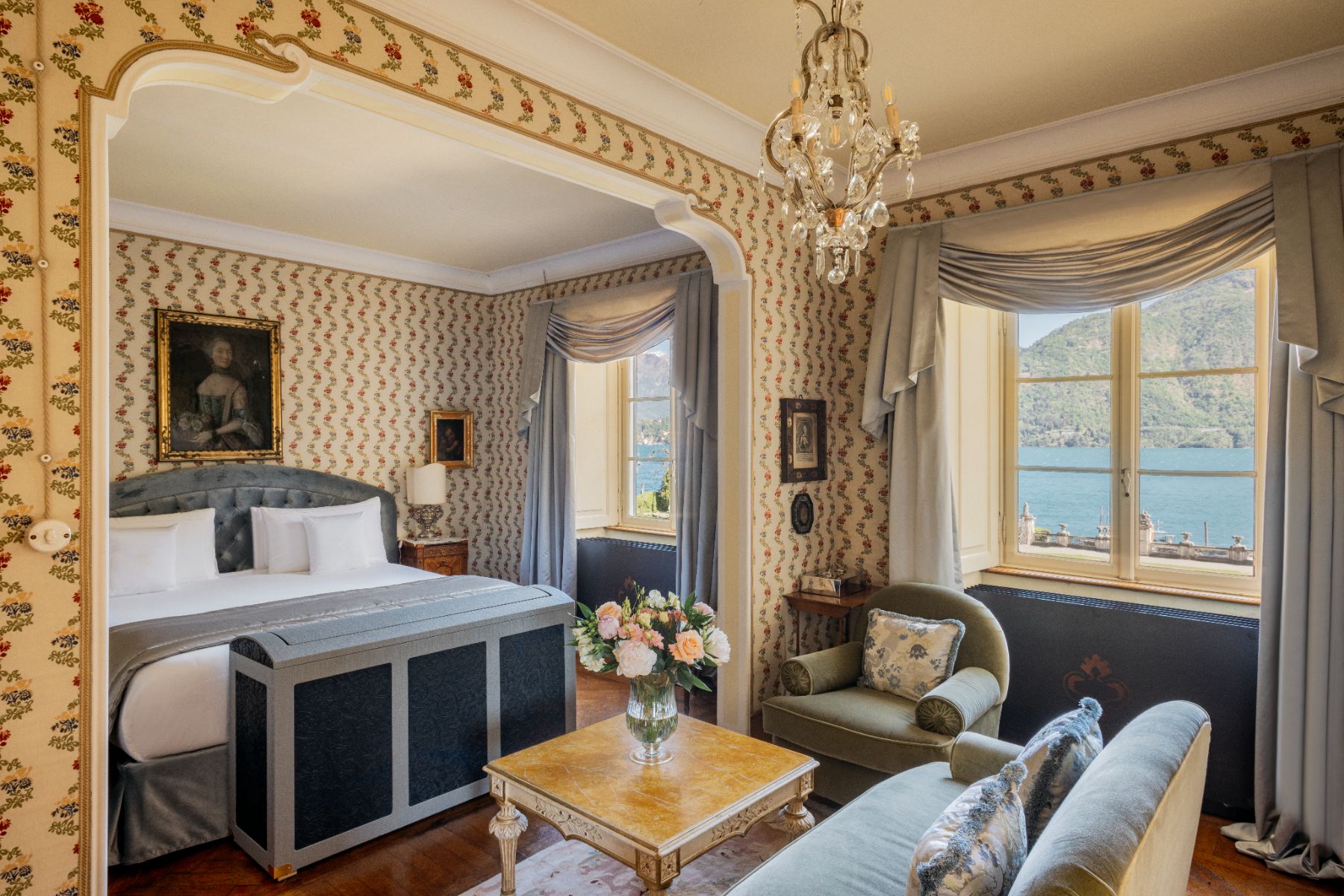Bedroom at Villa Sola Cabiati in Lake Como, Italy