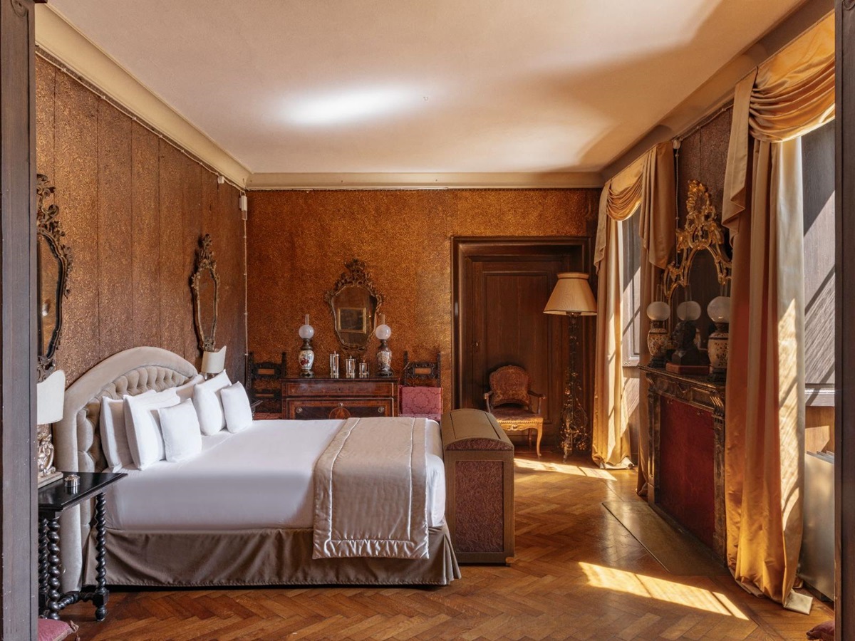 Bedroom at Villa Sola Cabiati in Lake Como, Italy
