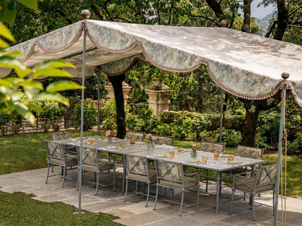 Outdoor dining at Villa Sola Cabiati in Lake Como, Italy