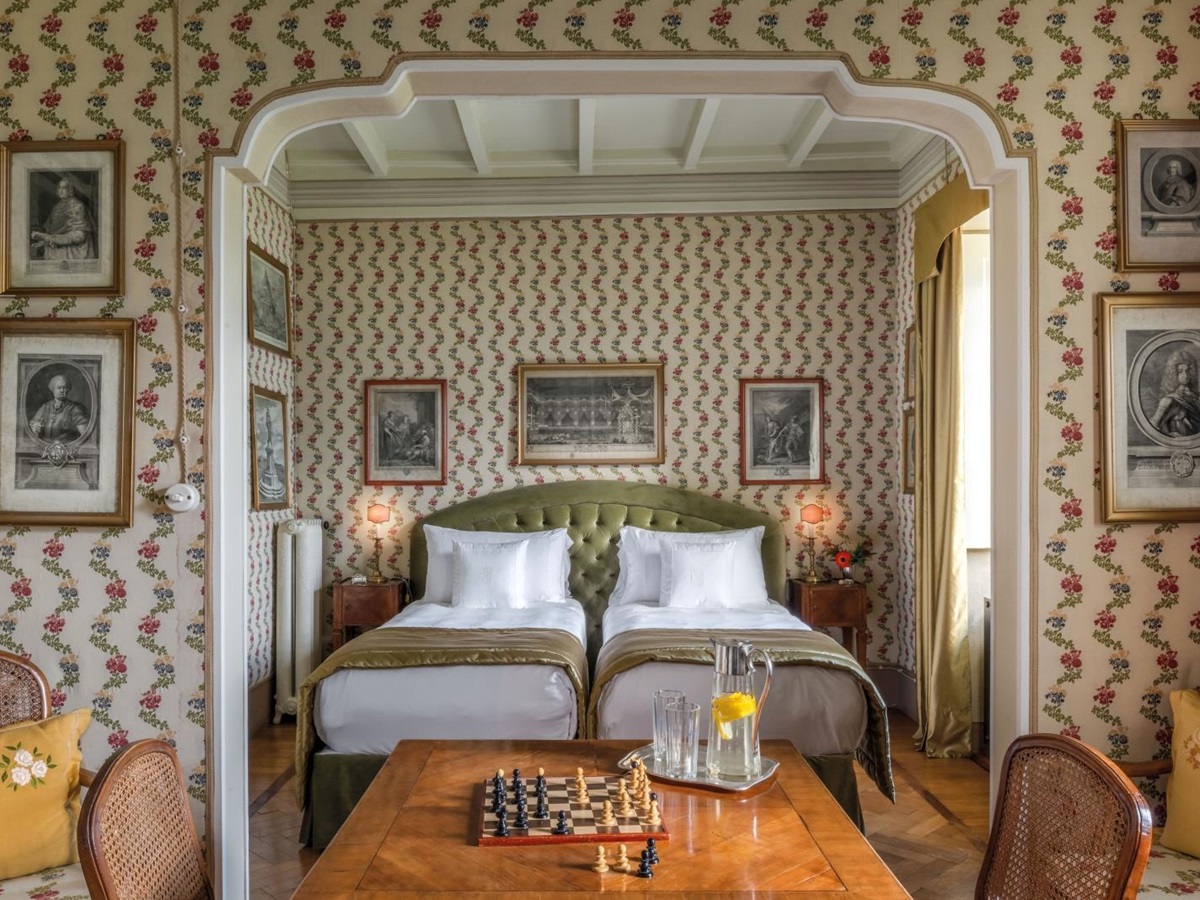 Double bedroom at Villa Sola Cabiati
