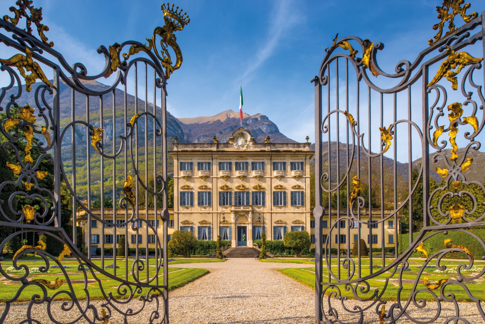 Grand entrance gates at Villa Sola Cabiati