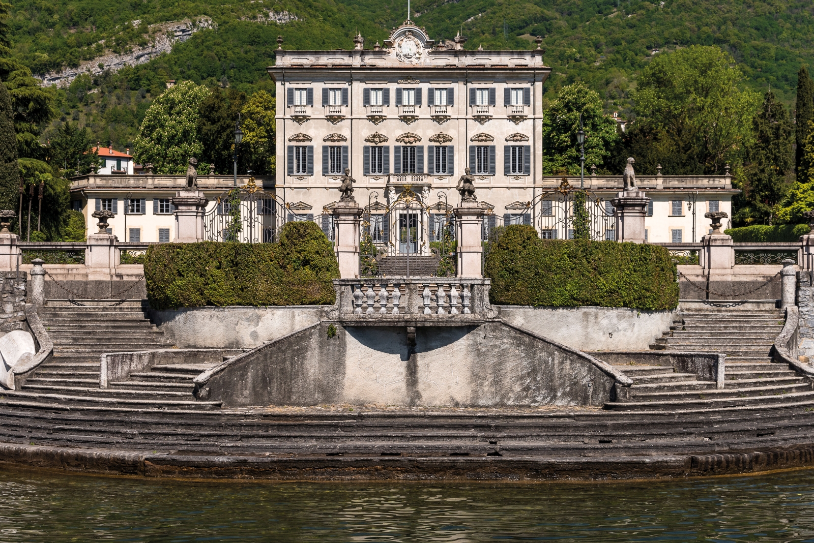Waterfront facade at Villa Sola Cabiati
