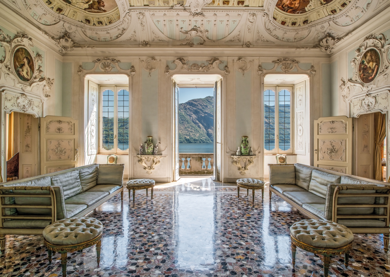 Living area at Villa Sola Cabiati