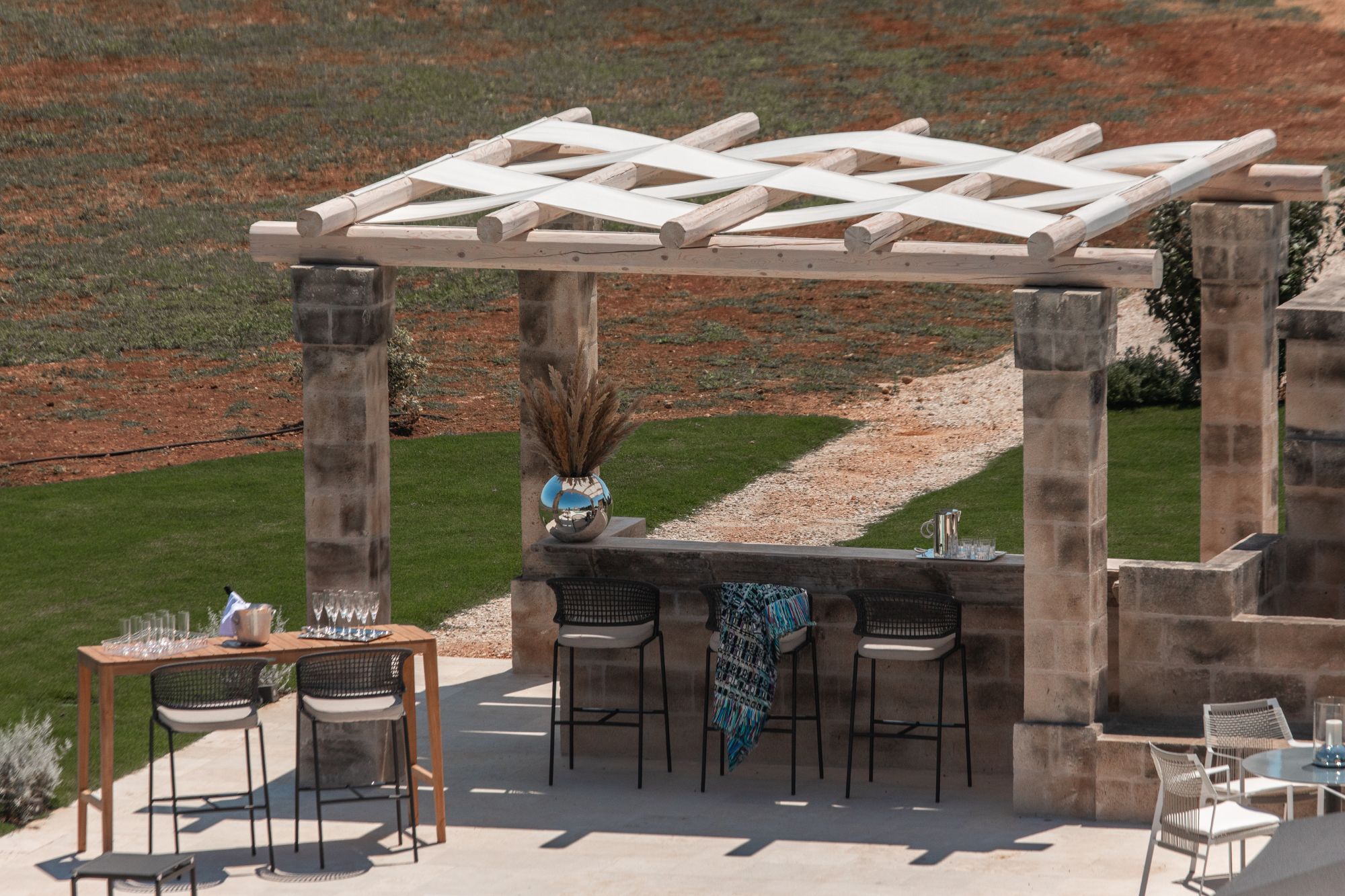 Poolside bar at La Piccola 