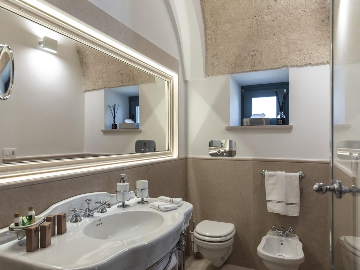 Bathroom at La Piccola