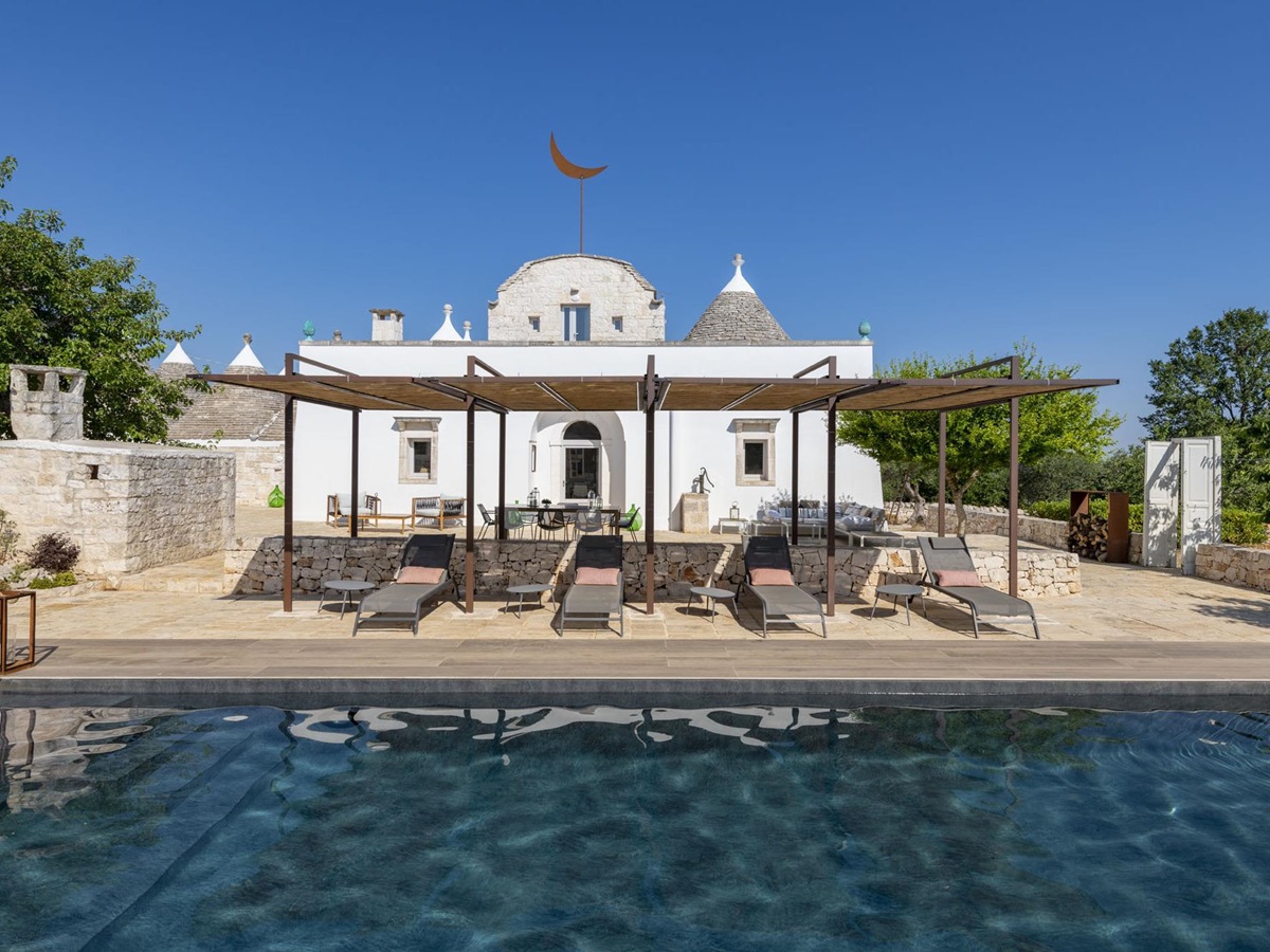 Front of villa NEW