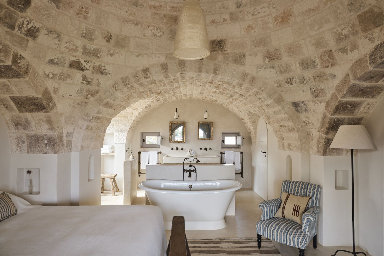 Bath at Masseria Pietra in Puglia