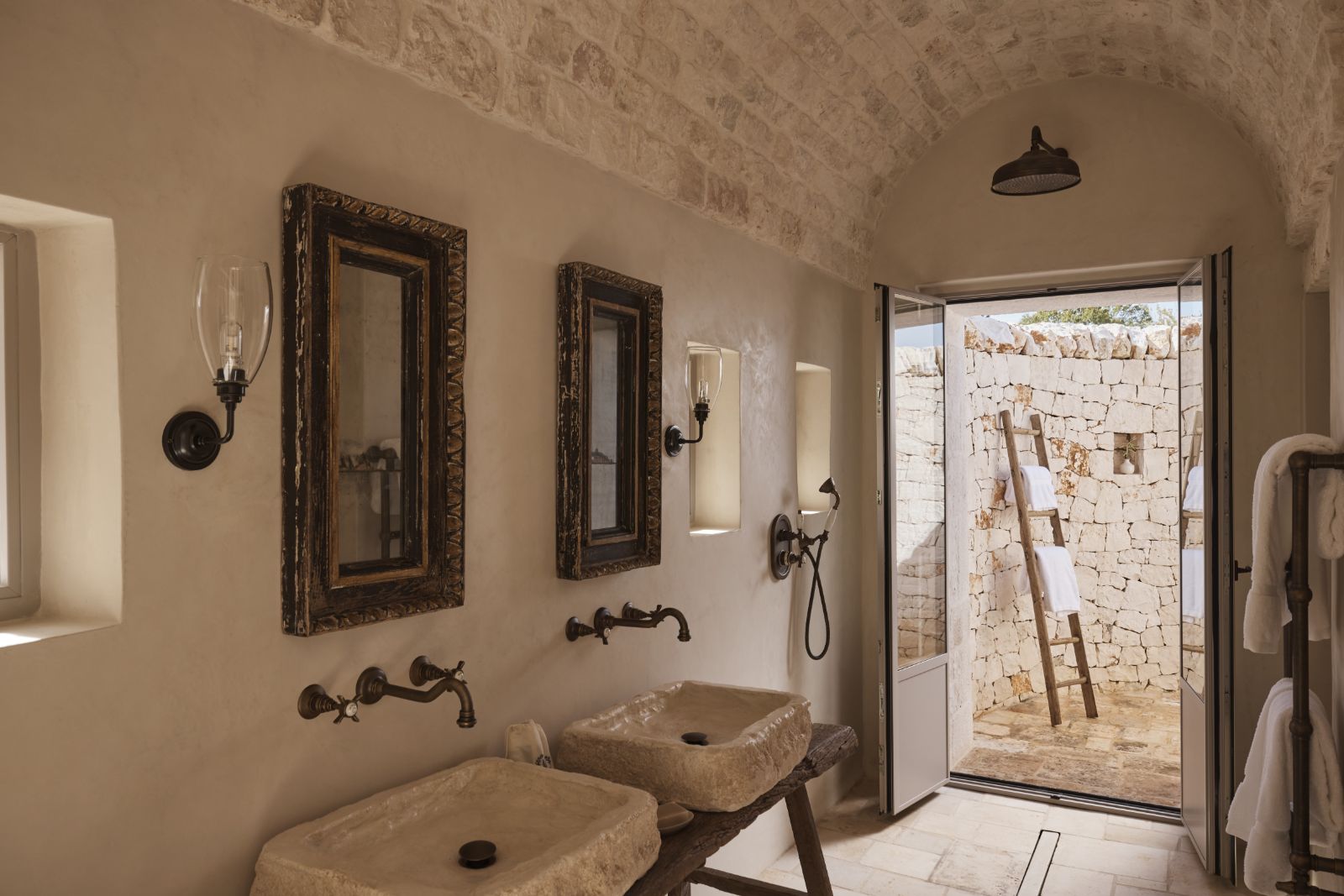 Bathroom 1 at Masseria Pietra in Puglia
