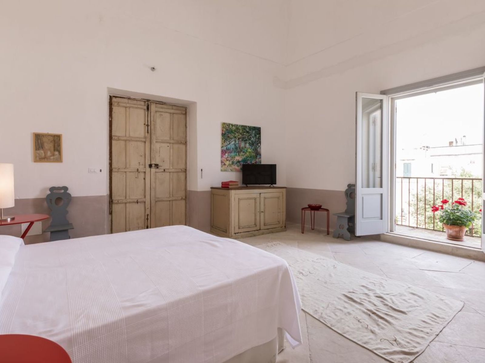 Double bedroom with balcony at Palazzo Isonzo