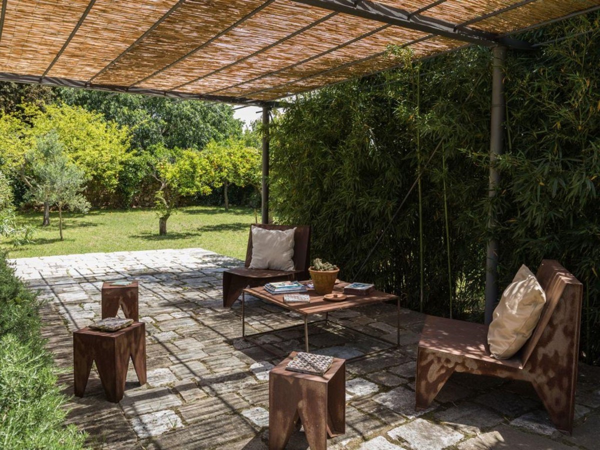 Covered outdoor seating area at Palazzo Isonzo