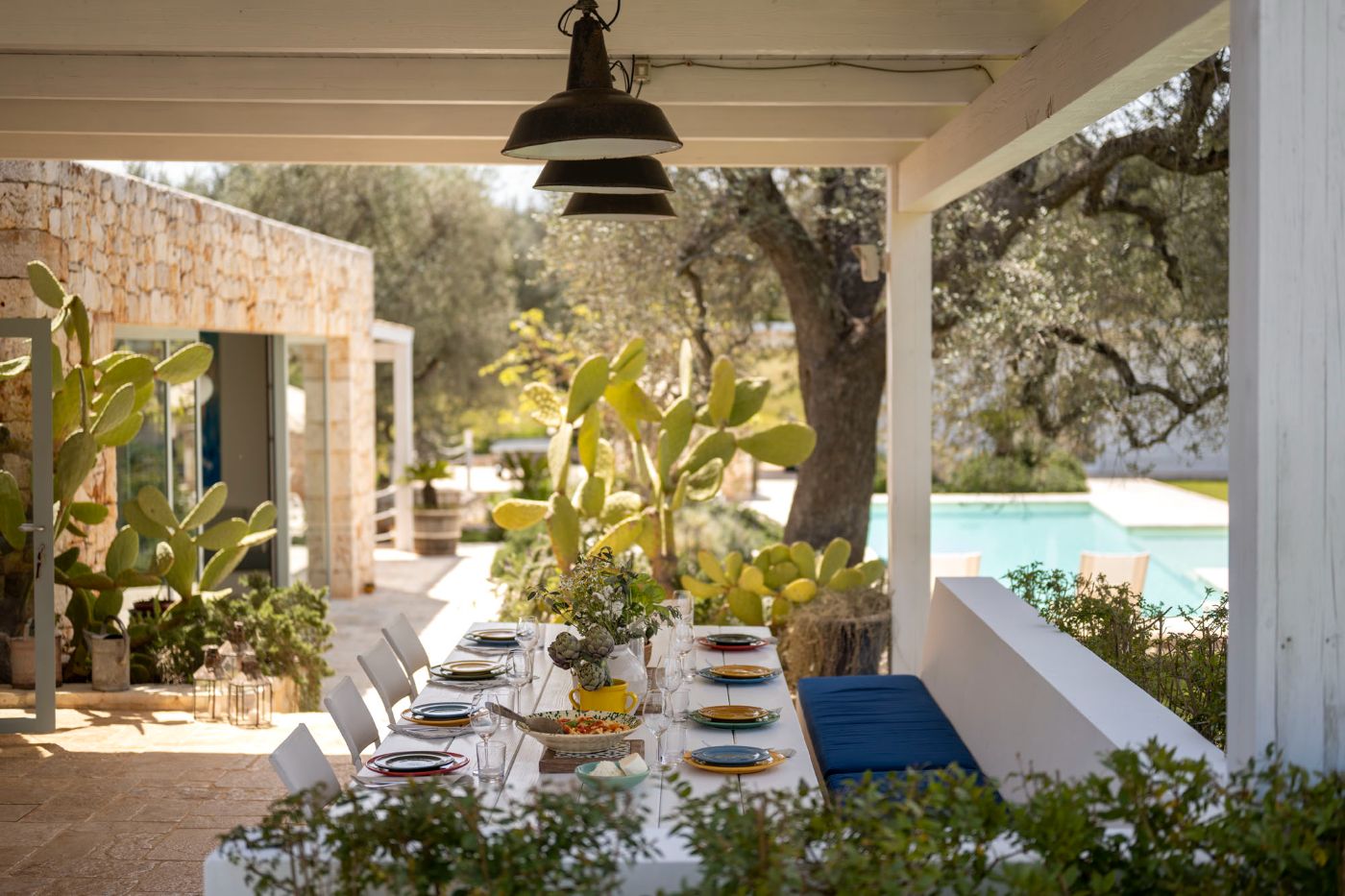 Outdoor dining space at Residenza dei Artisti.