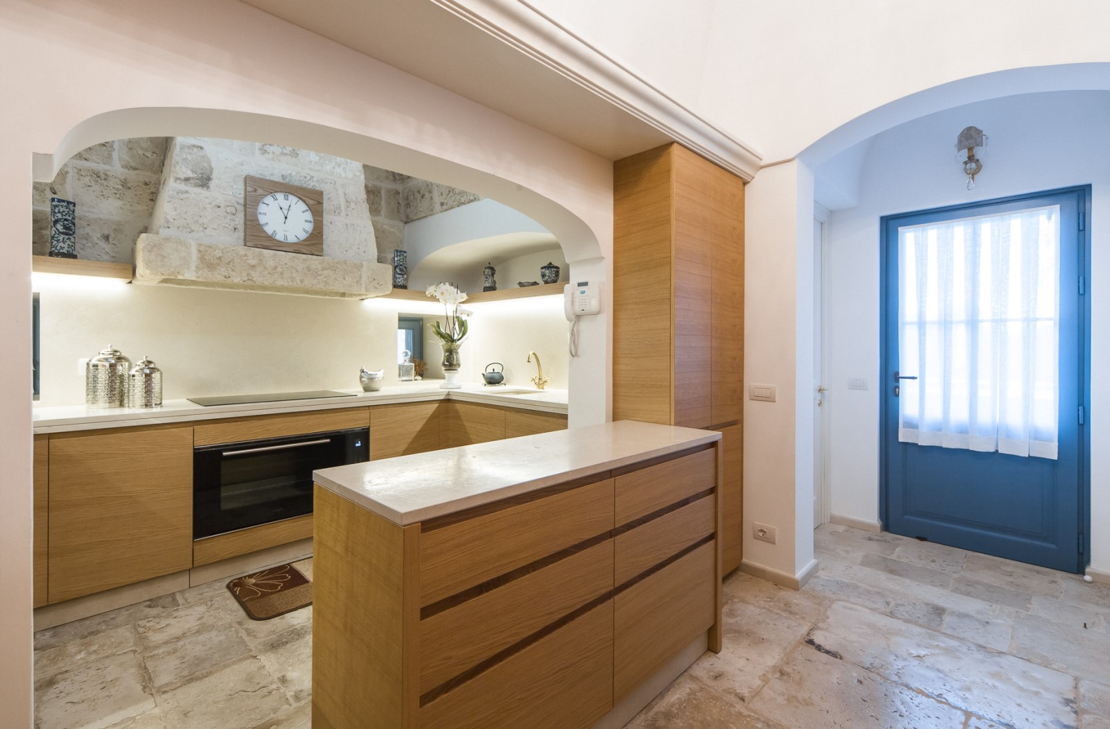 The kitchen in Residenza Pettolecchia, Puglia
