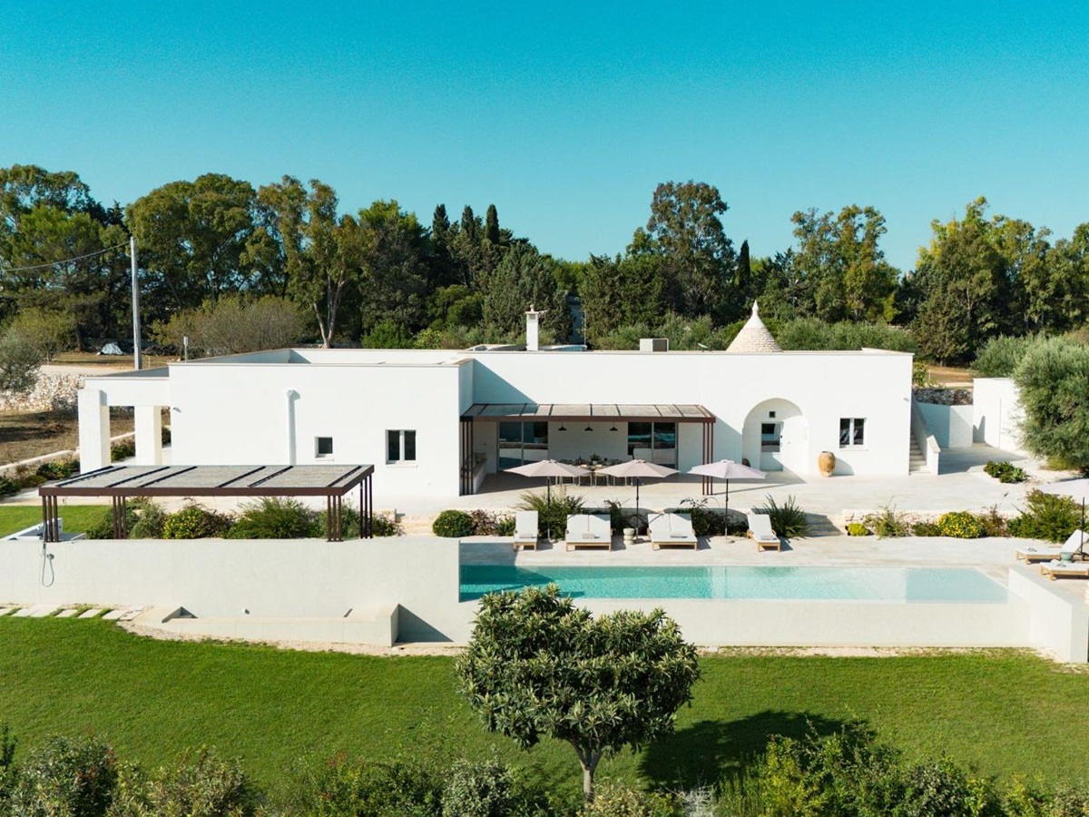 Front view of Trulli Armonia in Puglia