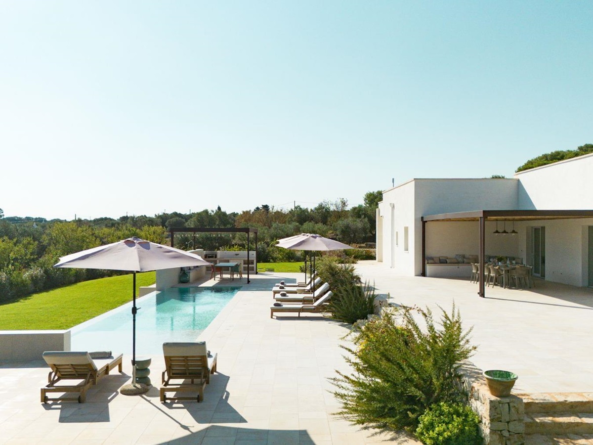 Side view and pool at Trulli Armonia in Puglia