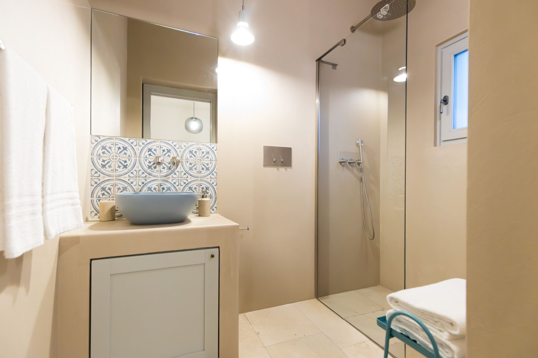Smaller bathroom at Trulli Armonia in Puglia