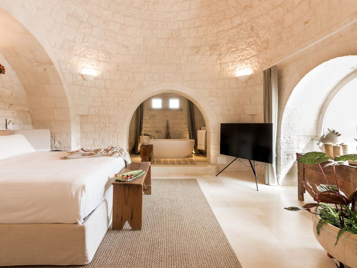 The master suite at Trulli Bianca.