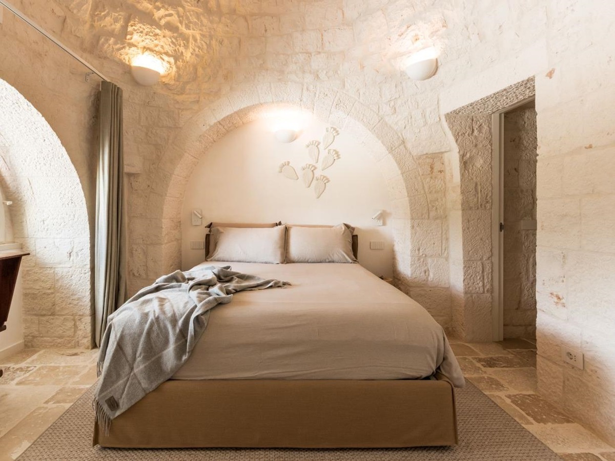 A bedroom at Trulli Bianca.