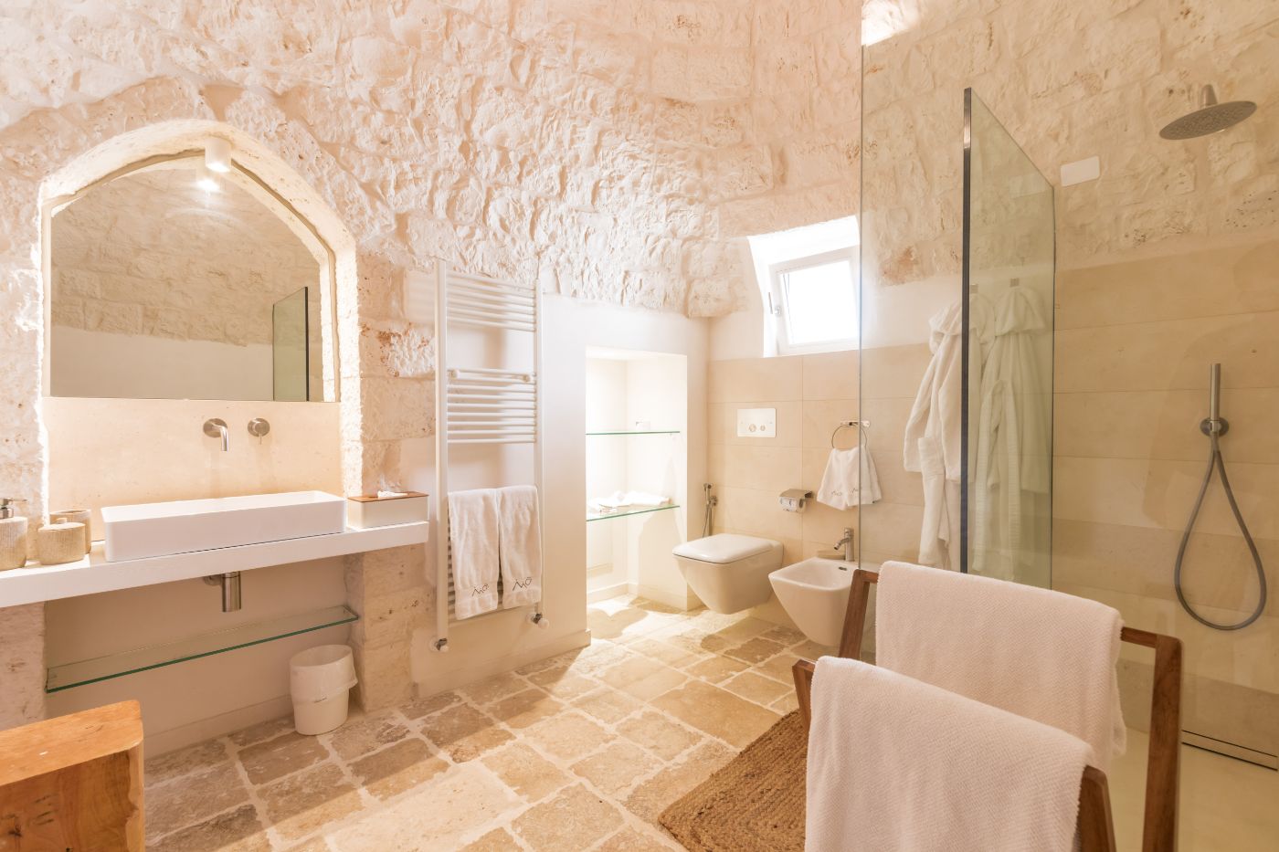 An en-suite at Trulli Bianca.