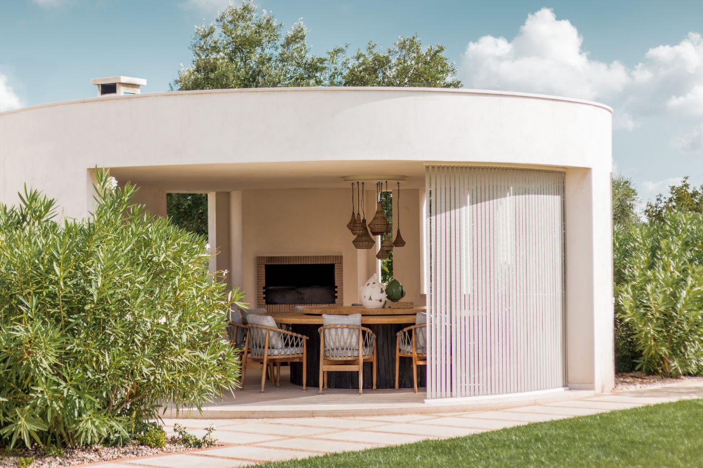 Outdoor dining space at Trulli Bianca.