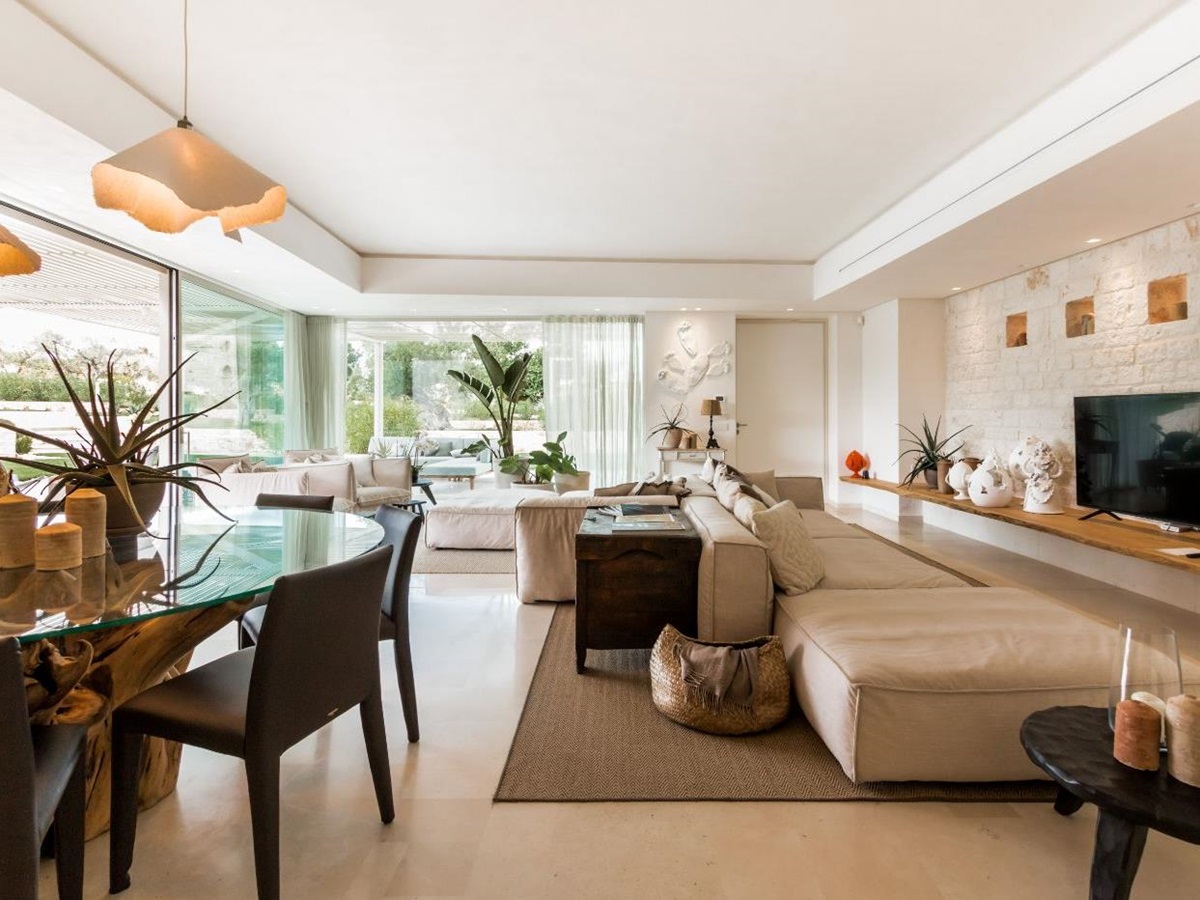 The lounge at Trulli Bianca.