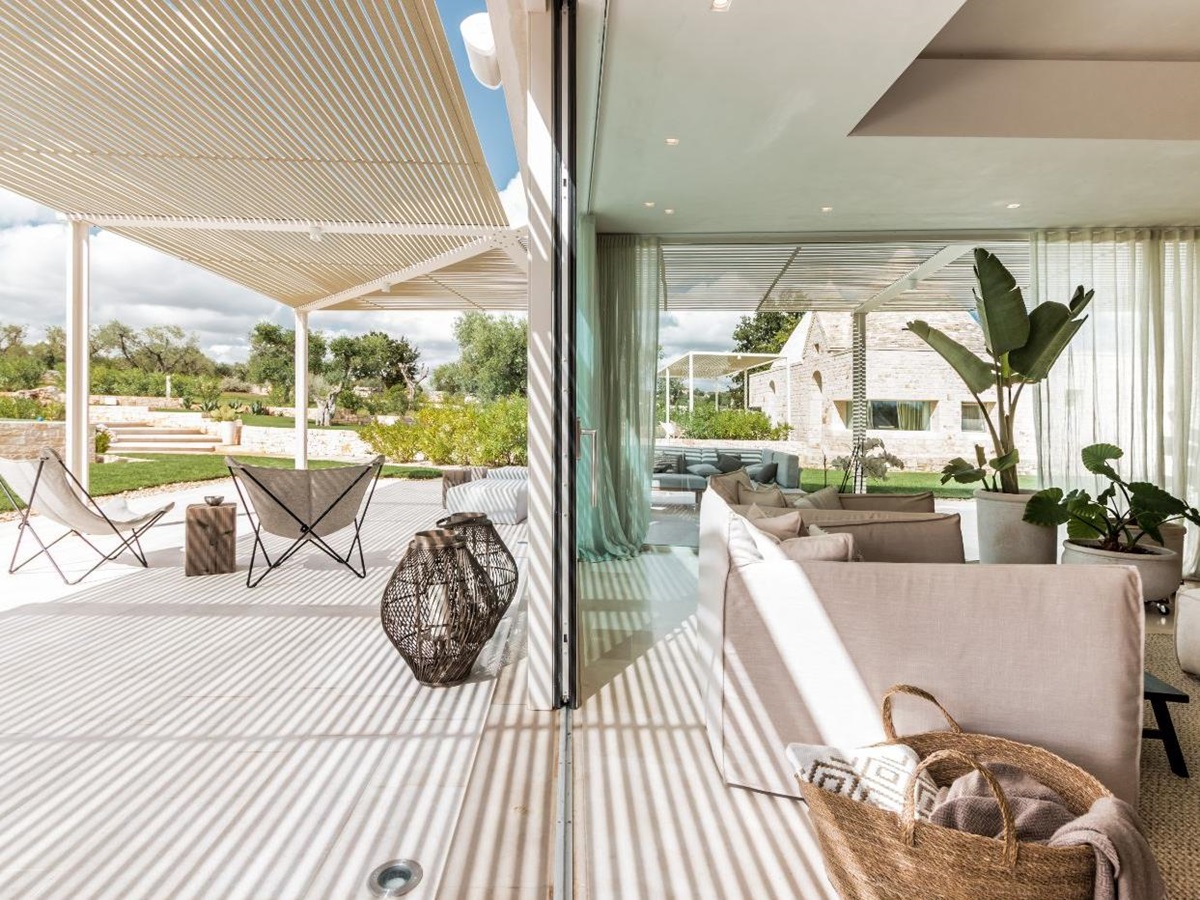 A split between the decking and lounge at Trulli Bianca.