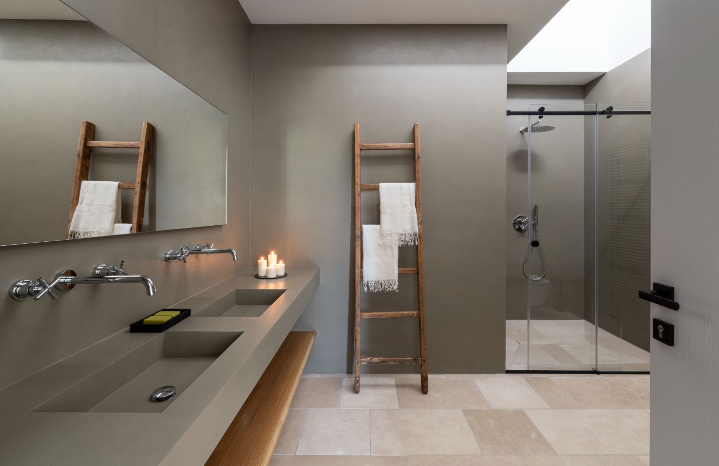 A bathroom at Villa Alberi.