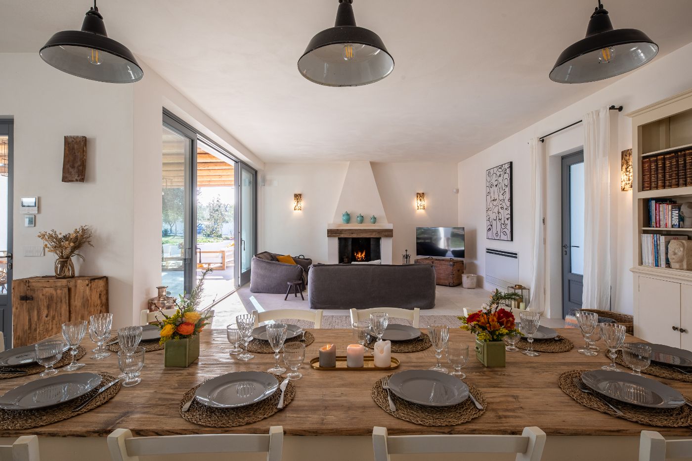 The dining room at Villa Oliva.