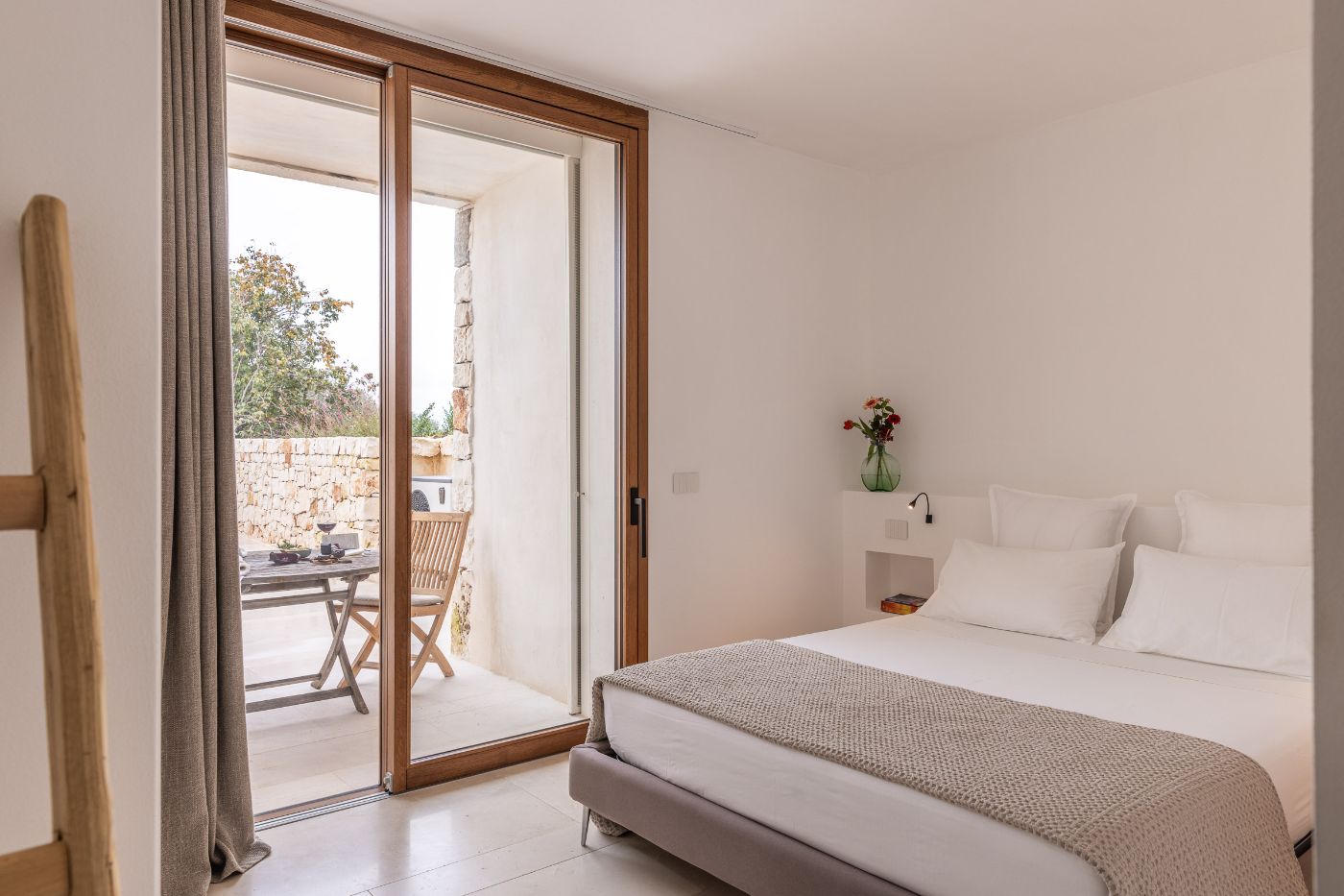 A bedroom in Villa Venere.