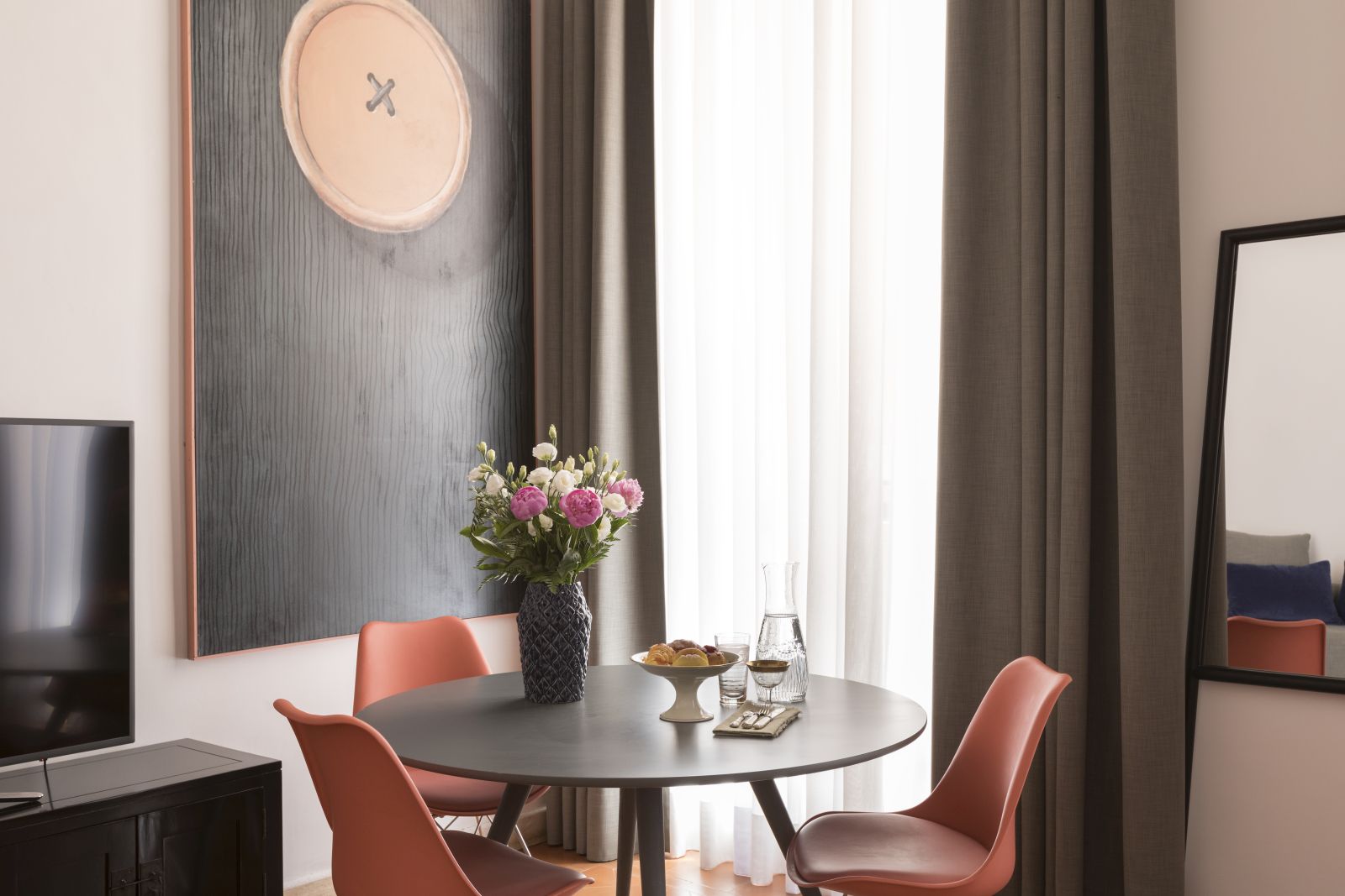 the table in the triple room