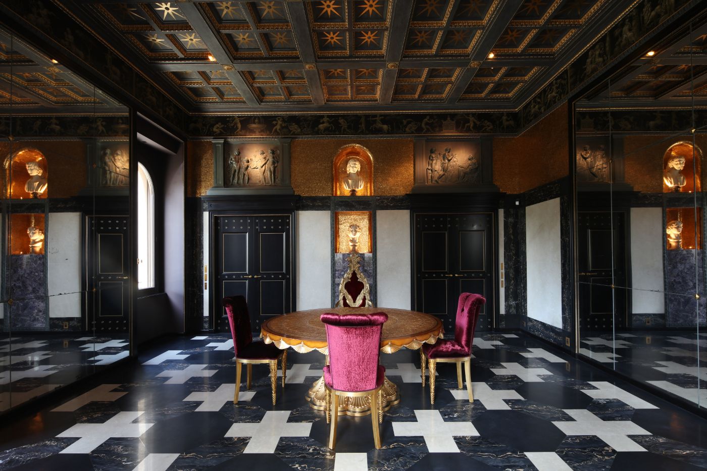 The dining room in Villa Clara.