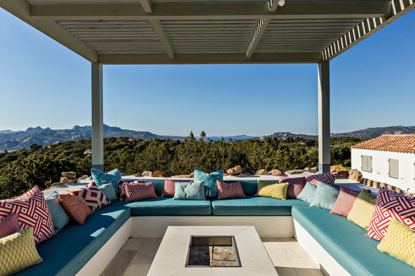 Li-Parricia- Sardinia-Outdoor-Seating